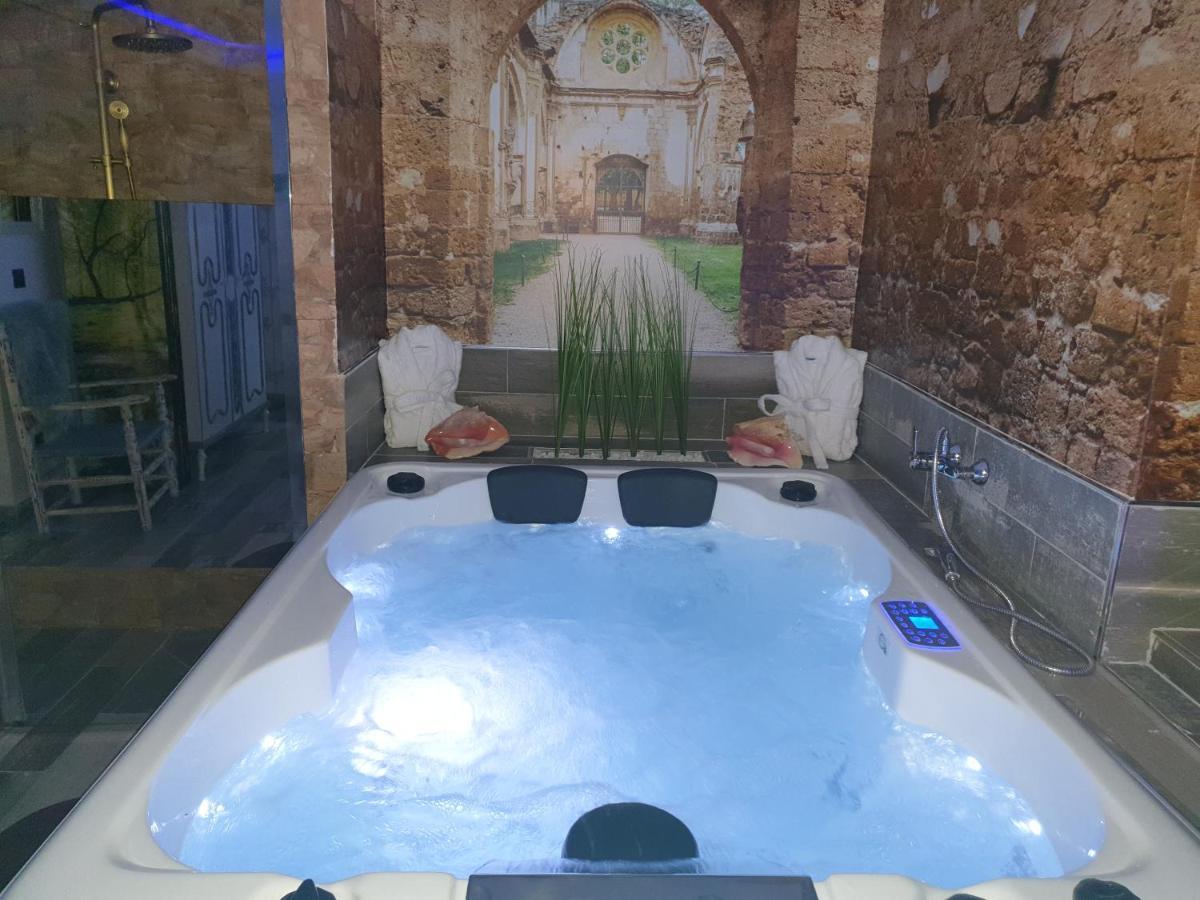 La Veguilla Deluxe Jacuzzi Apartment Alhama De Aragon Exterior photo